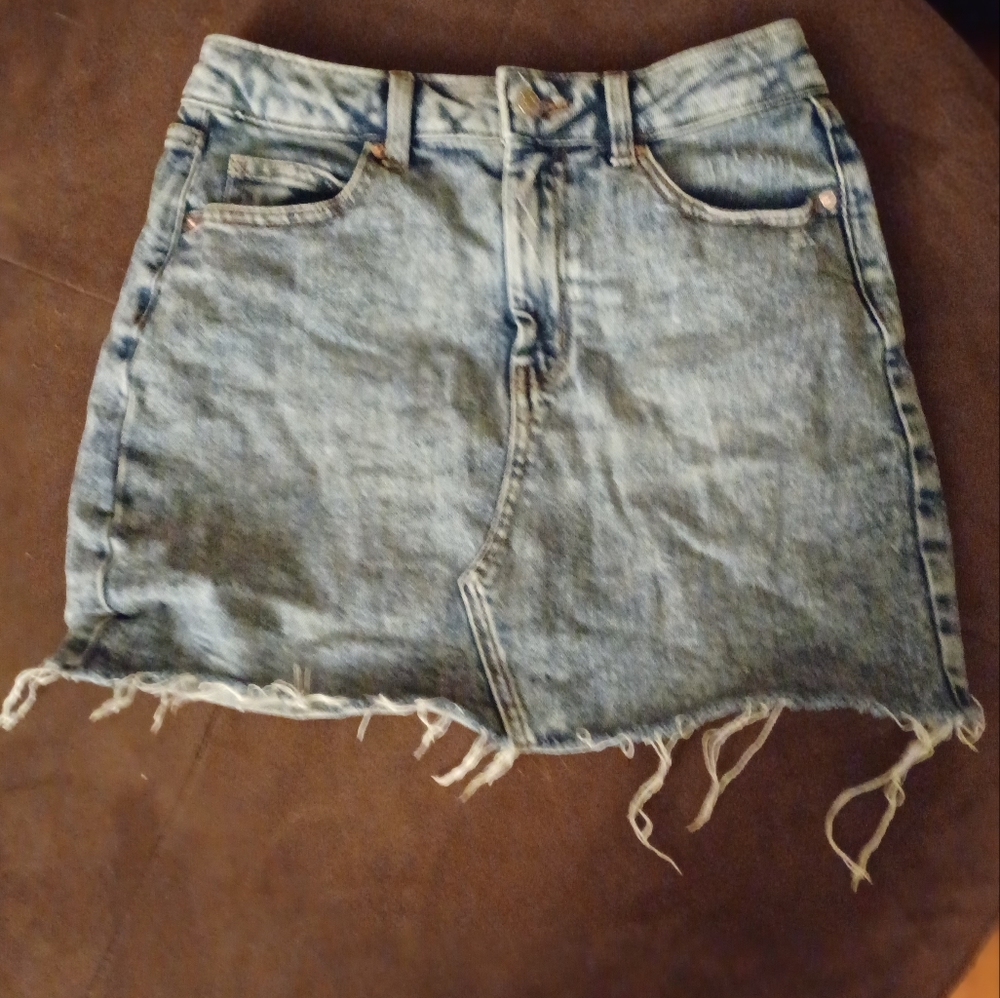 A wild fable mini distressed skirt  size 6